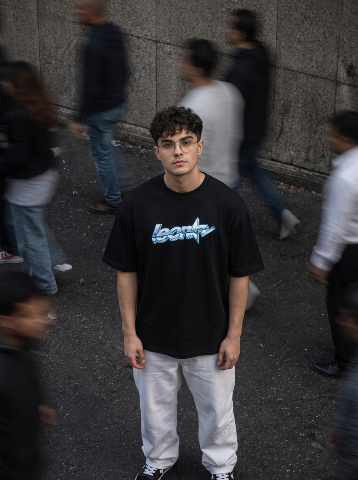 Black / M