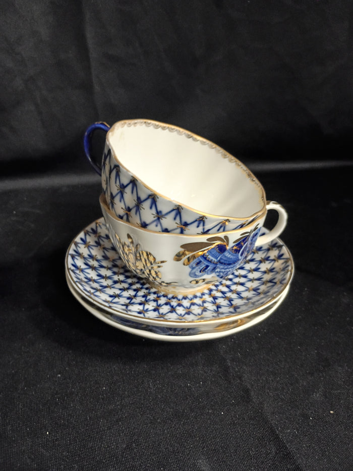 Set of 2 VTG Lomonosov Imperial Russia Tea Cups & Saucers