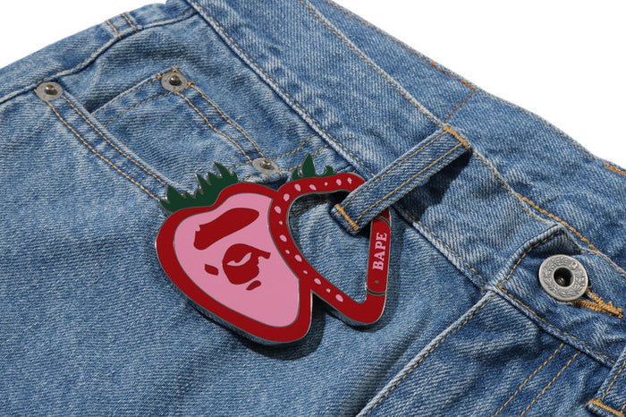 STRAWBERRY APE HEAD CARABINER LADIES