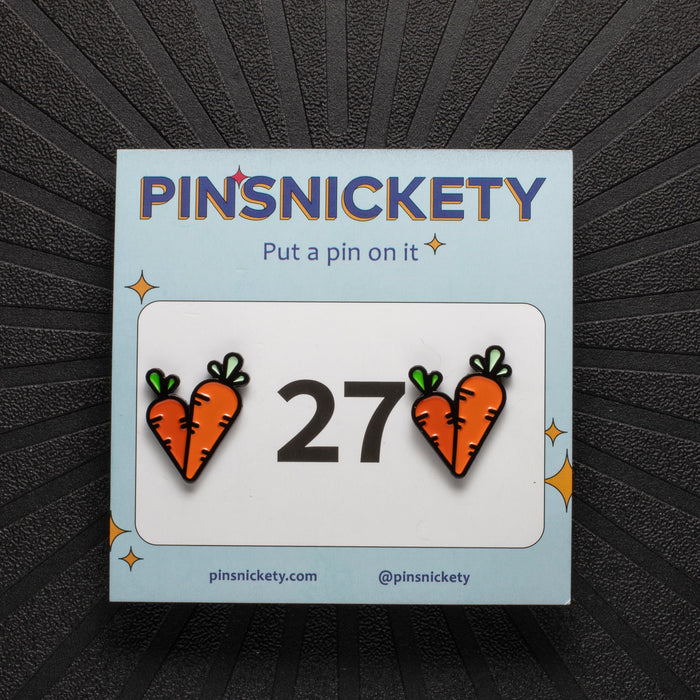 Pinsnickety Carrot horse show number pins on their product packaging card