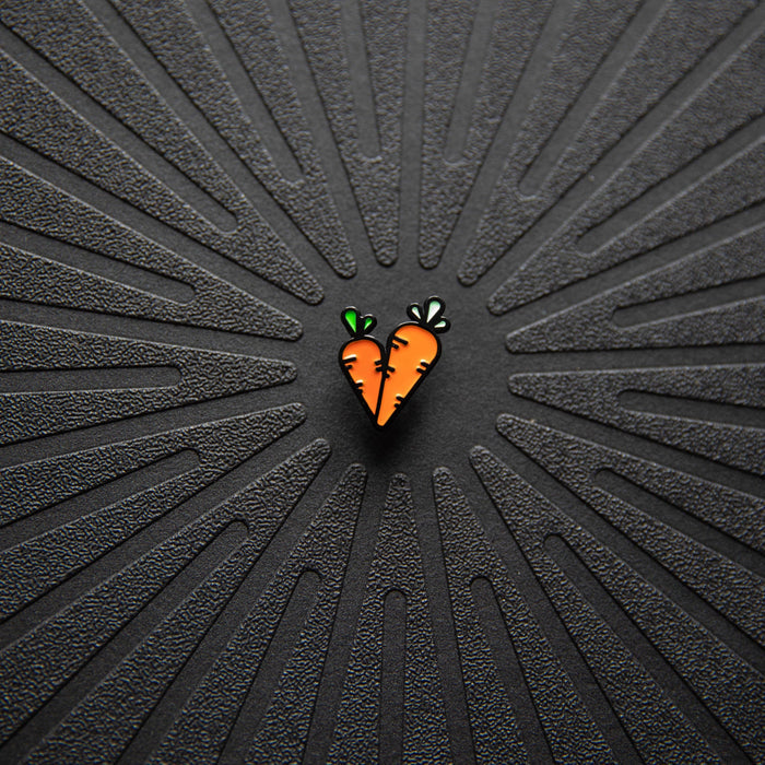 Close up view of pinsnickety Carrots horse show number pin