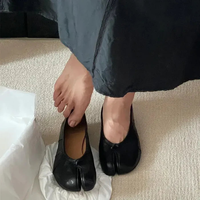 Fashion Soft Leather Split Toe Women Tabi Ballet Flats soft material