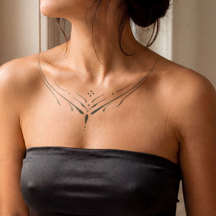 Filigranes Tribal Linien Tattoo
