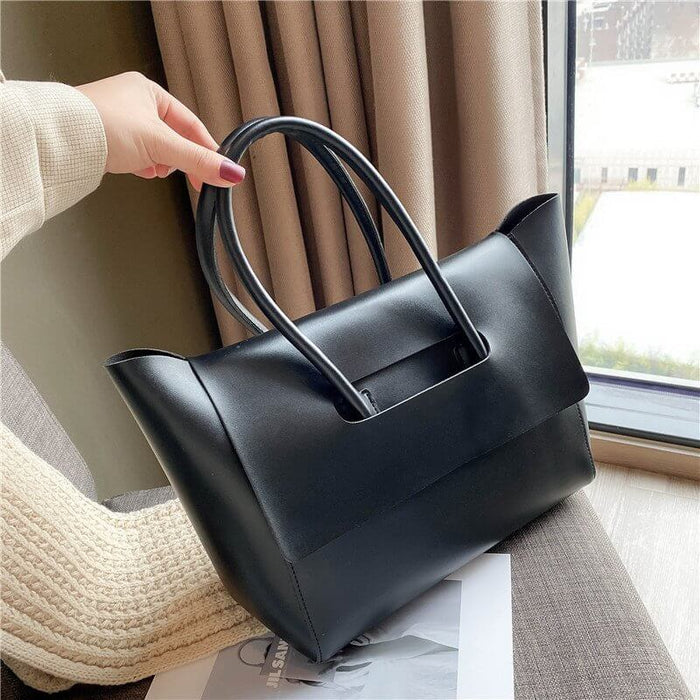 Large Capacity Retro Tote dimensions height 25cm width 42cm.