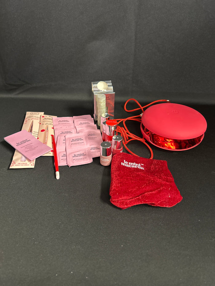 Le Mini Macaron Gel Manuicure Set