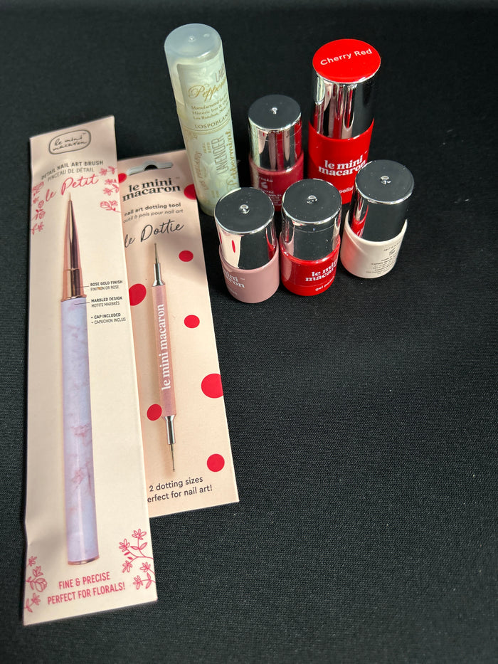 Le Mini Macaron Gel Manuicure Set