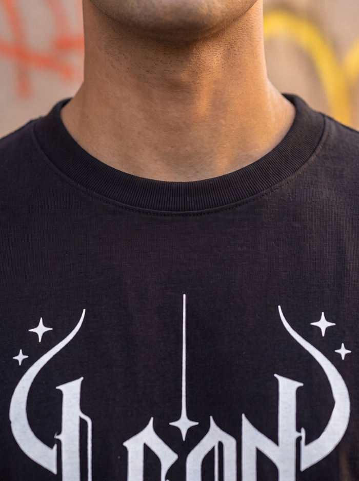 LEON Men's Oversized Gothic Printed T-Shirt LEON