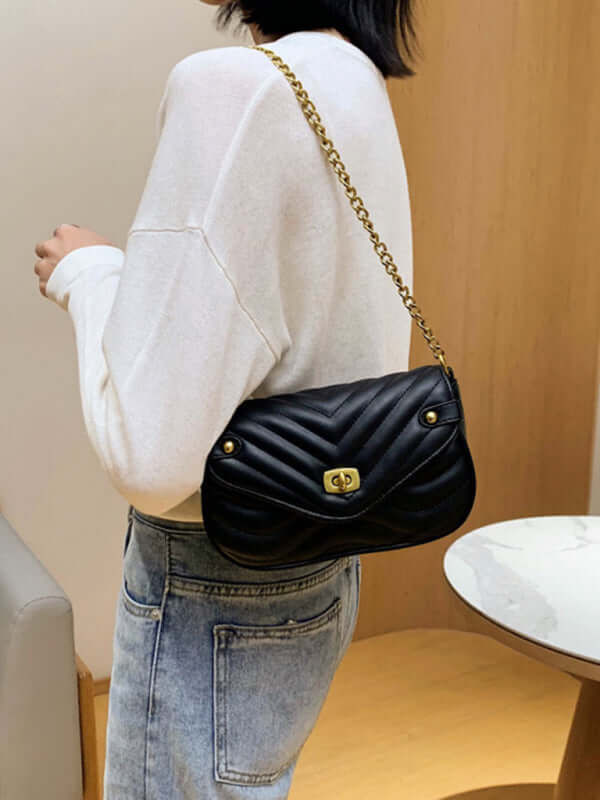 Luxury Chain Crossbody Shoulder Mini Bag for Women compact size look