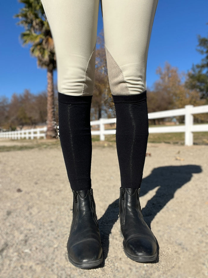 Simple Solid Pair of Socks - Black