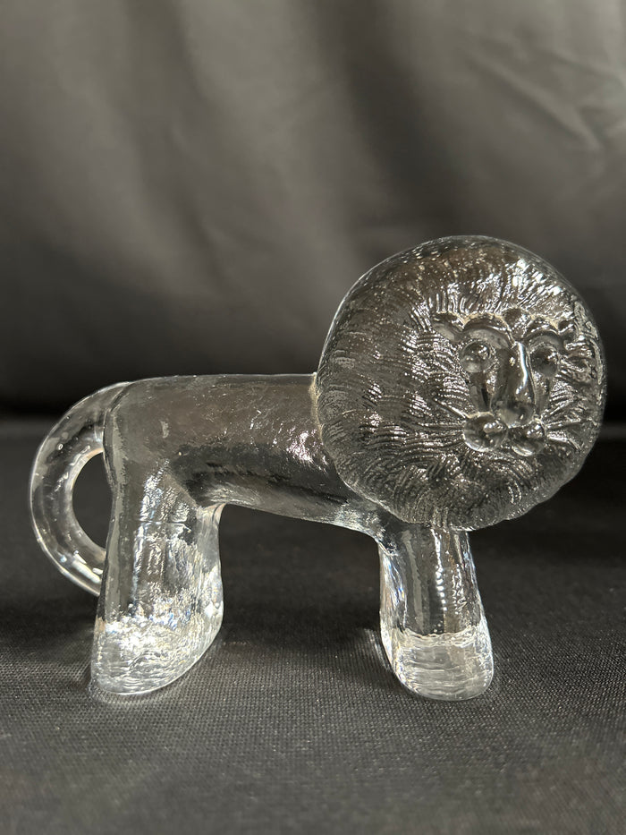 Two VTG Kosta Boda Glass Lion Figurines Erik Hoglund