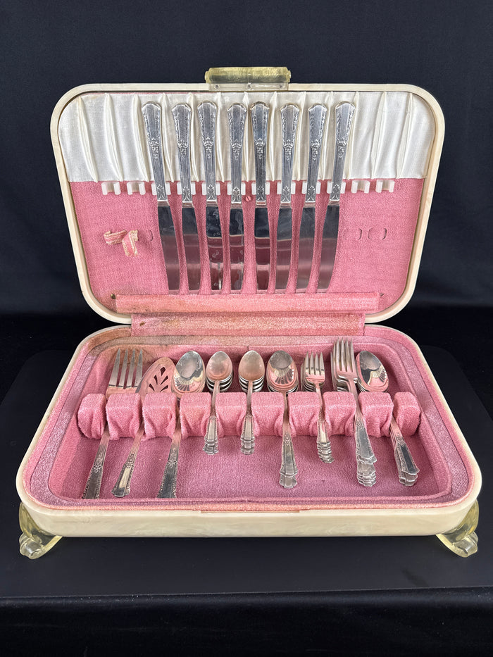 VTG WM Rogers Overlaid Treasure Silverplate 8 Svs