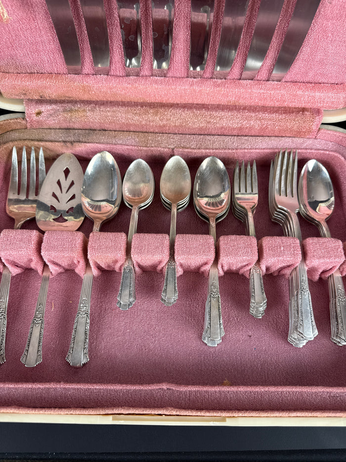 VTG WM Rogers Overlaid Treasure Silverplate 8 Svs