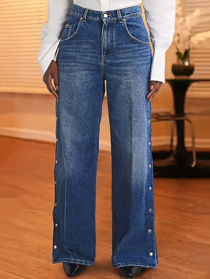 Womens Autumn Winter Niche Design Heart-Shaped Rivet Jeans featuring side rivet details and a relaxed fit.