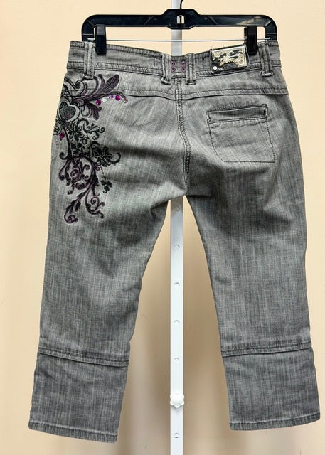 Y2K Apple Bottoms Black Embroidered Capri Jeans 7/8